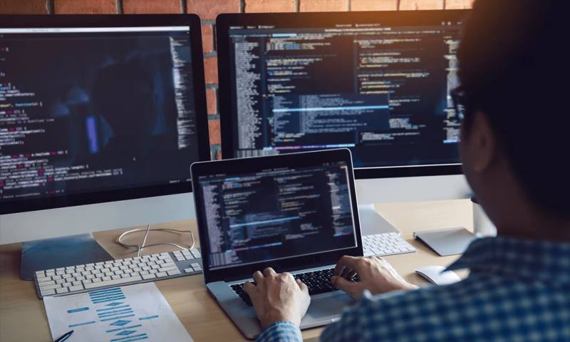 数据科学选型:R与Python如何赋能巨鹿县网站建设?